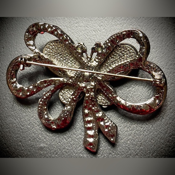 Bundle of 3 Large Purple, Pink, and Blue Vintage Rhinestone brooches - Picture 7 of 11